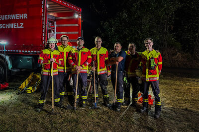 Bild zeigt Freiwillige Feuerwehr bei Einsatz Waldbrand Illingen